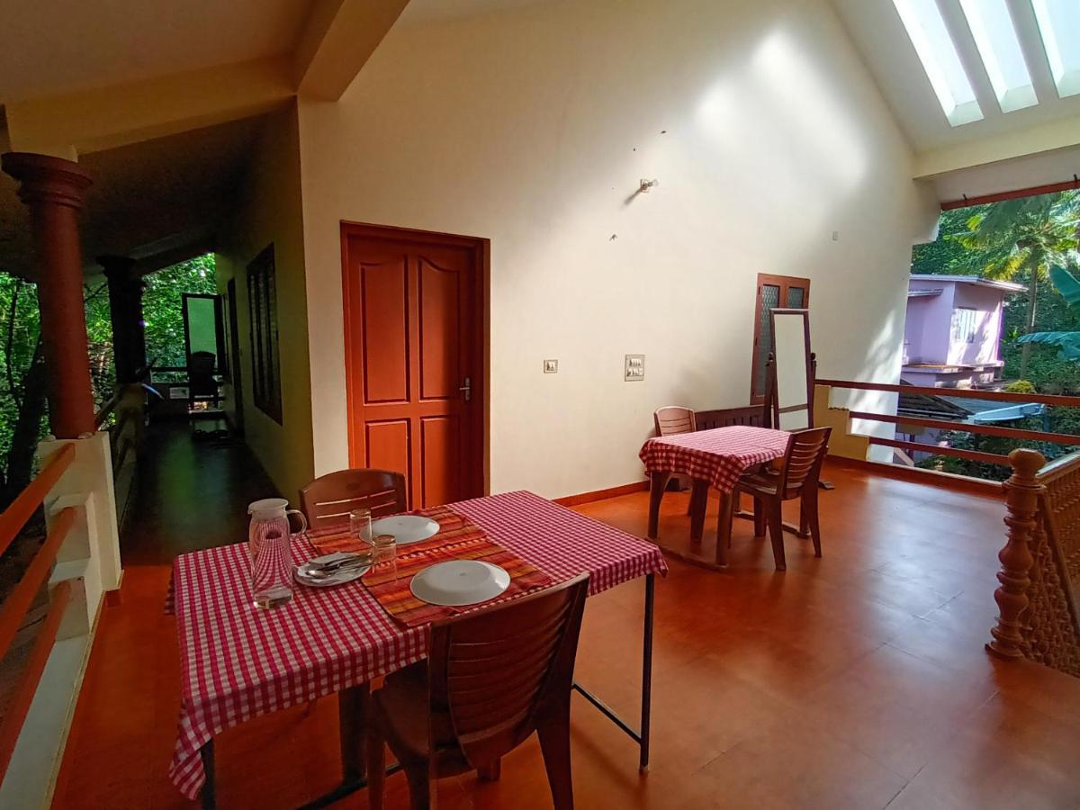 Ivory Coaste Hotel Kannur Exterior photo