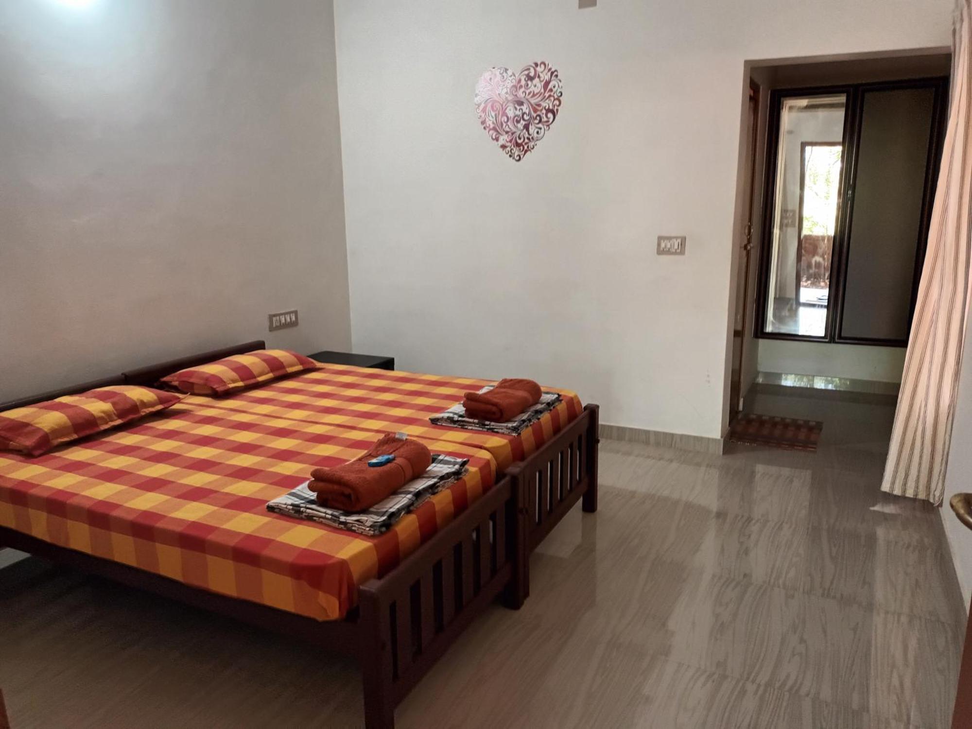 Ivory Coaste Hotel Kannur Exterior photo