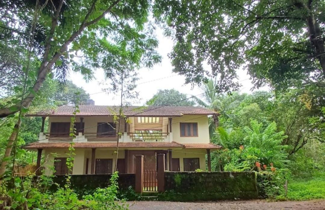 Ivory Coaste Hotel Kannur Exterior photo