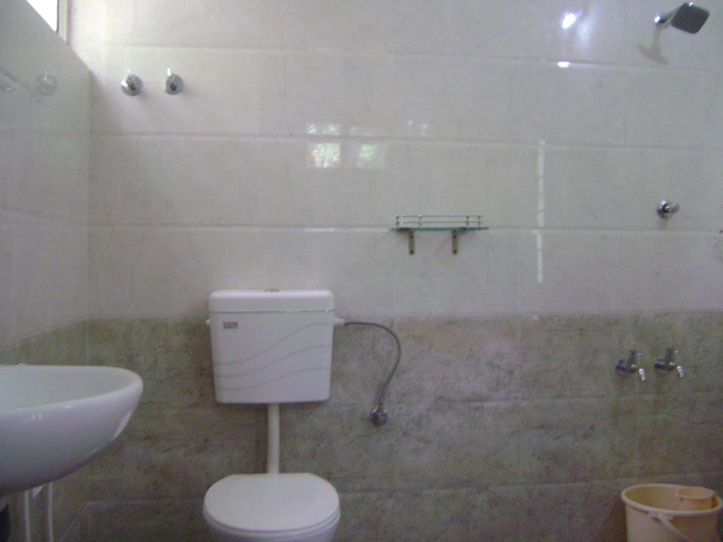 Ivory Coaste Hotel Kannur Exterior photo