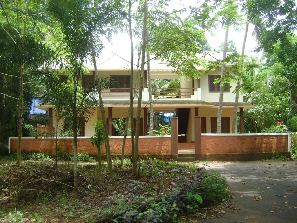 Ivory Coaste Hotel Kannur Exterior photo