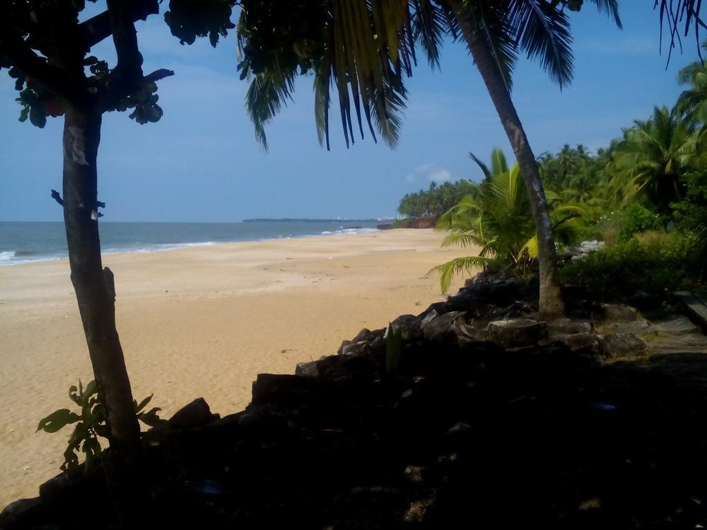 Ivory Coaste Hotel Kannur Exterior photo